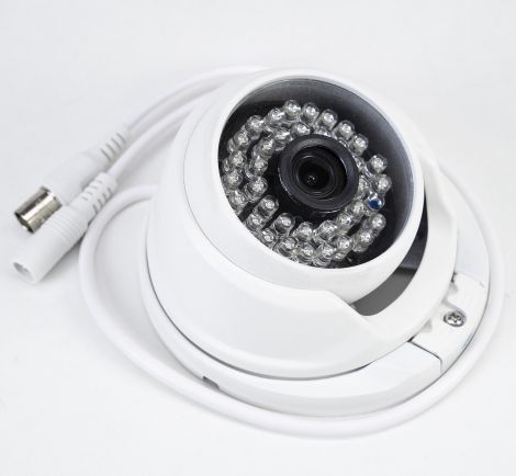 Komplet sæt til videoovervågning med 4 dome kameraer og 1 TB hdd