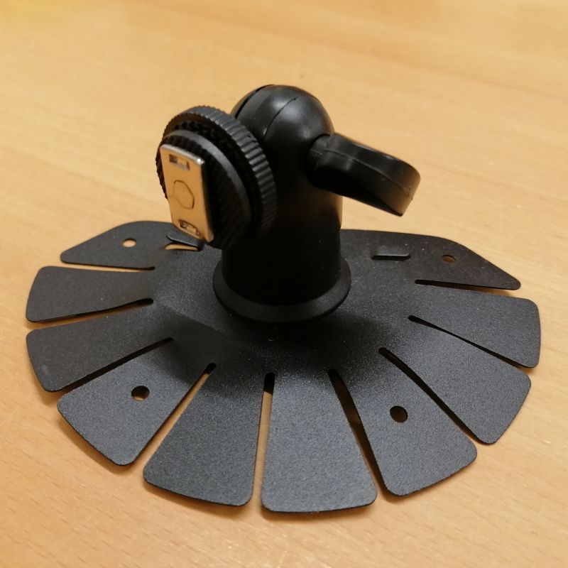 Universalholder med vifteformet fod og kugleled til 7" monitor
